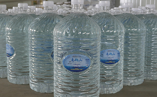 高原城市健康飲水新趨勢(shì)：桶裝水在西寧的消費(fèi)選擇與使用建議